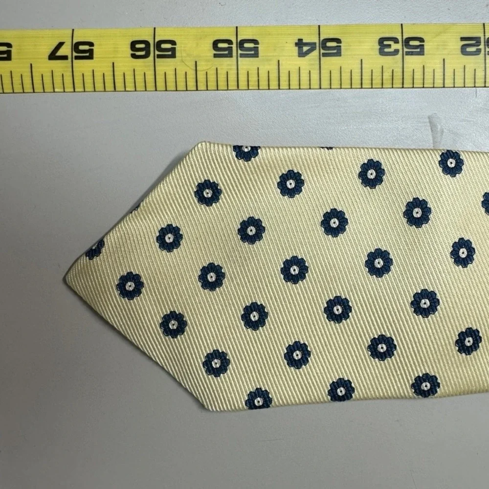 Lord & Taylor Kensington Silk Tie Yellow Navy Floral Medallion English Twill